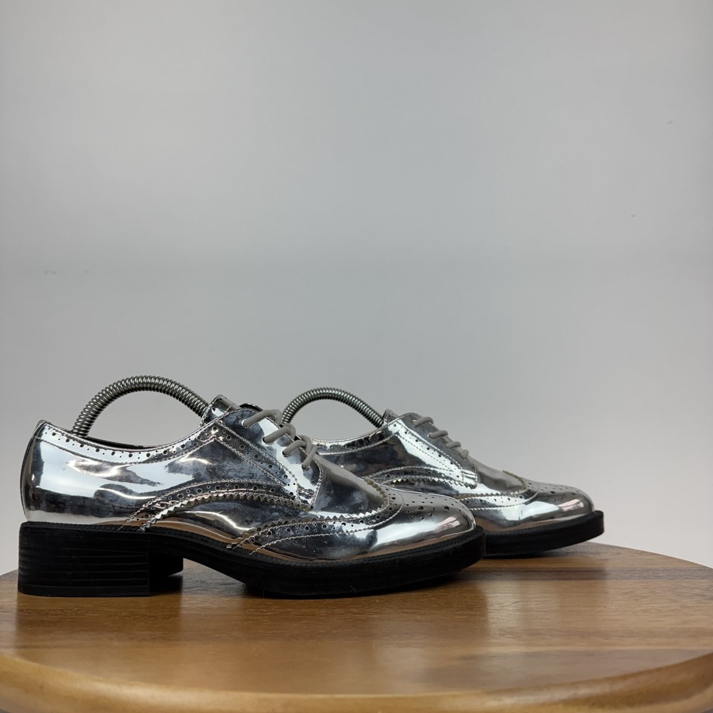 Womens Nine West Studey Silver Faux‎ Leather Wingtip Brogue Derby Size 8.5 M GUC